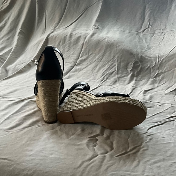 Steve Madden Wedge Heels - Picture 2 of 4